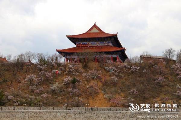 游镜泊湖赏北国风光，高山平湖胜江南