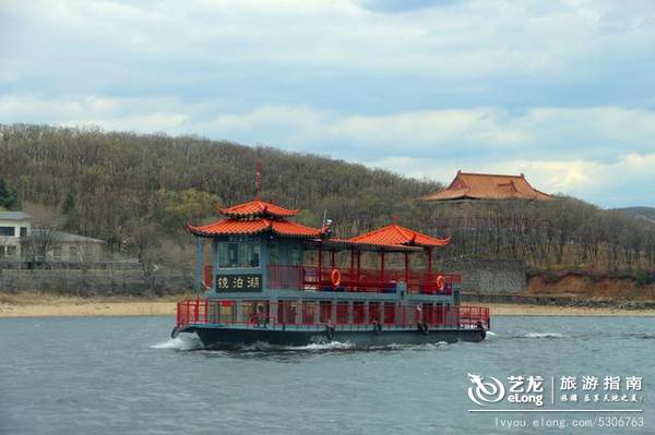 游镜泊湖赏北国风光，高山平湖胜江南